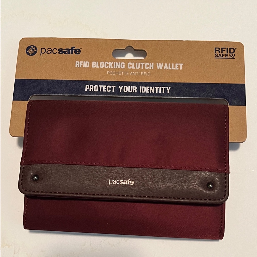 Pacsafe RFID Blocking Clutch Wallet